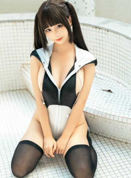 美女露出胸让男生狂揉_字幕高清版在线观看