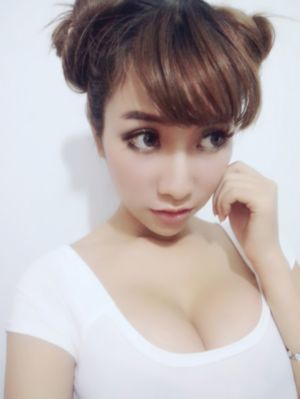 精壮的侍卫呻吟h_1080最新电影在线观看