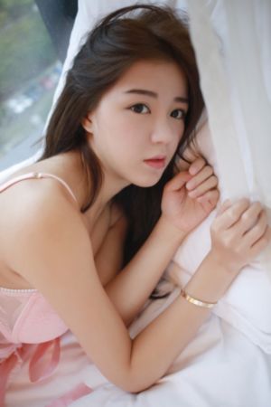 掀起裙子从后面挺进她的身体视频_神马电影免费观看